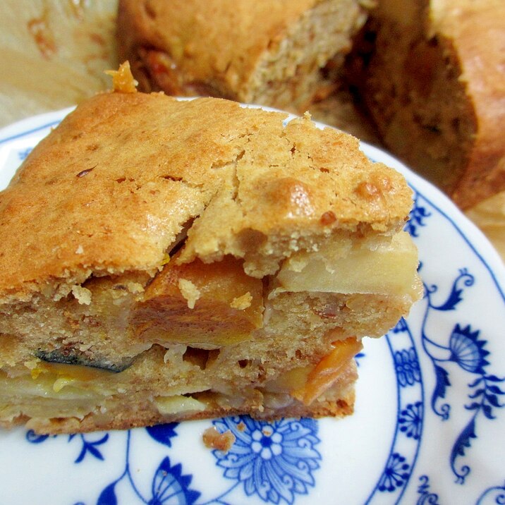 カキとりんごとかぼちゃとナッツのずっしりケーキ